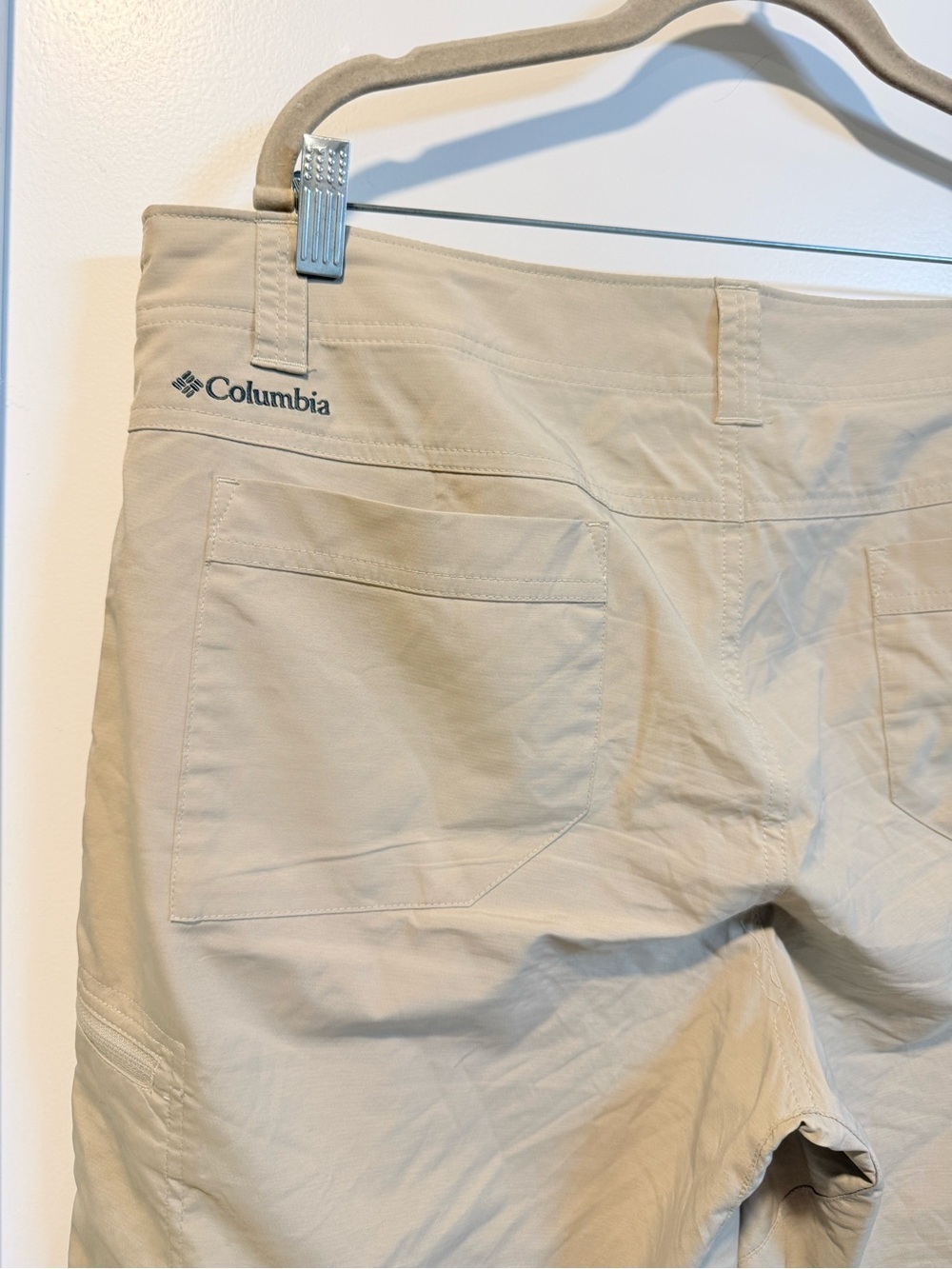 Columbia Men’s Khaki Silver Ridge Shorts - Size 36Wx10L - Picture 5 of 8